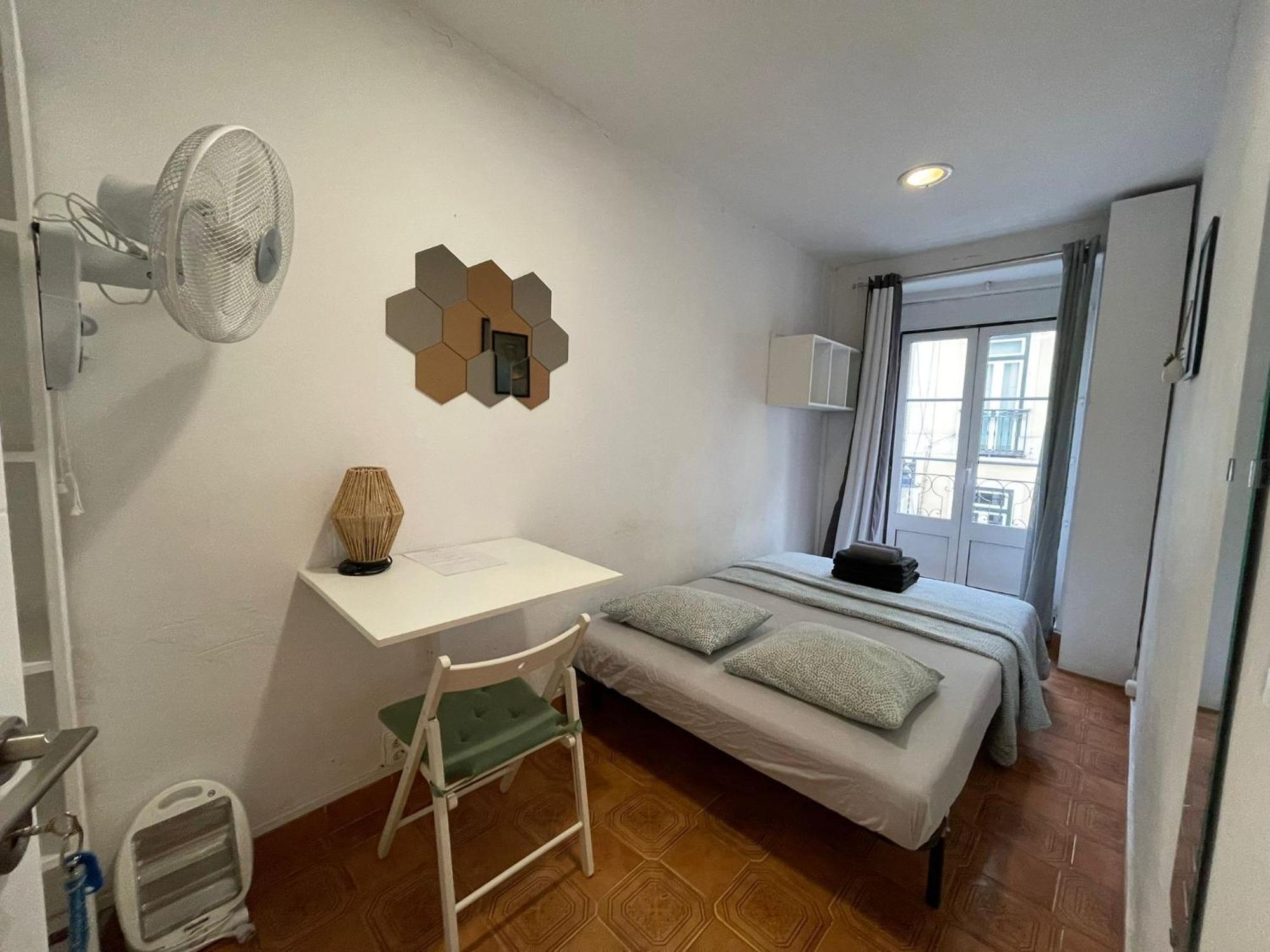 Shared Apartment With Bright Private Patio In Lisboa المظهر الخارجي الصورة