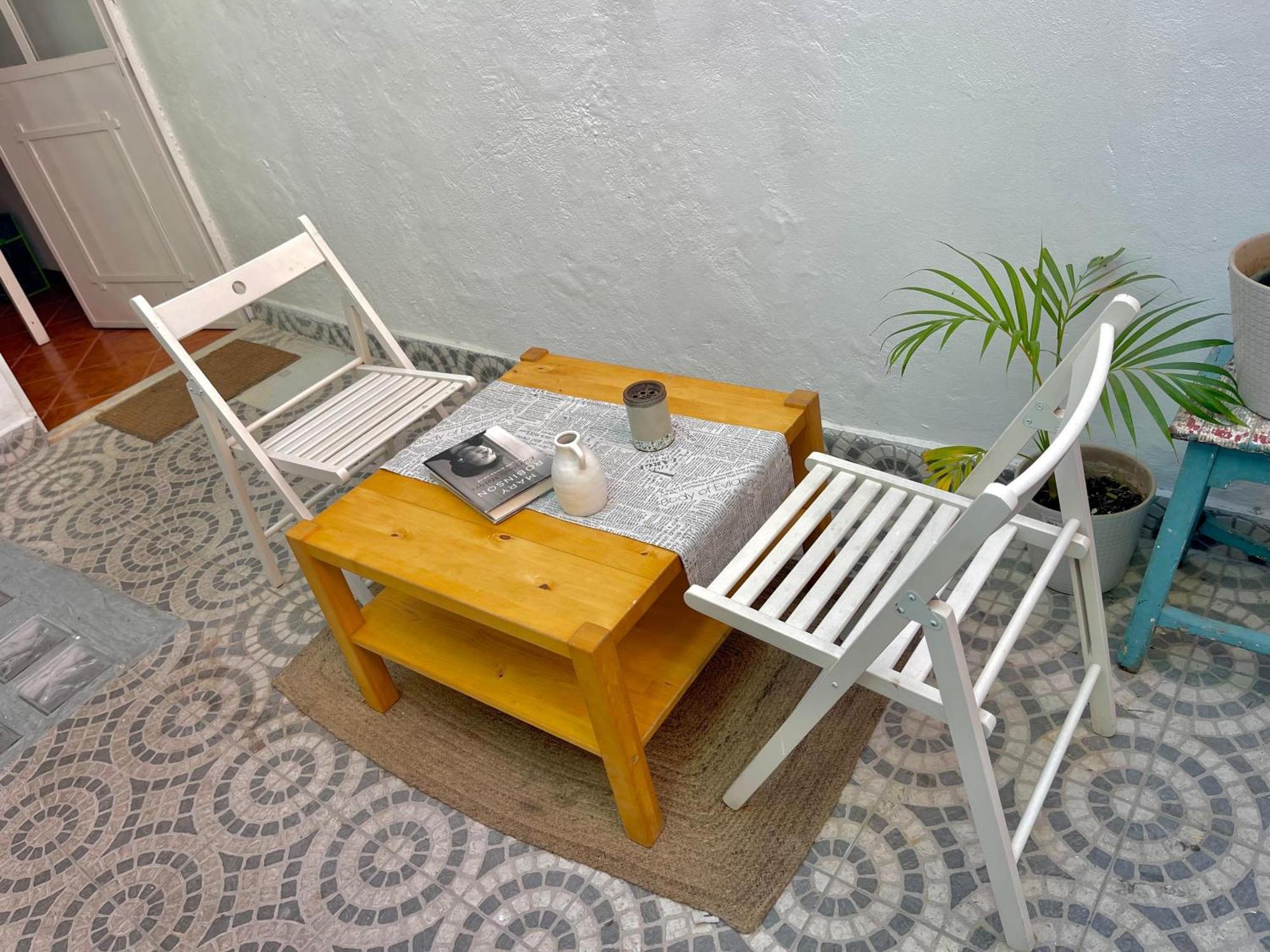 Shared Apartment With Bright Private Patio In Lisboa المظهر الخارجي الصورة